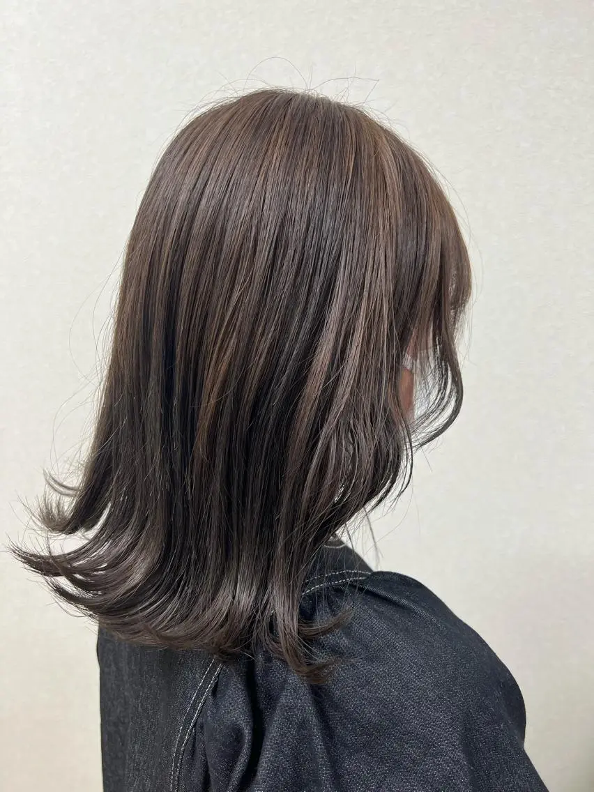 ミディアム あおい/透明感 ハイトーン 似合わせのヘアスタイル