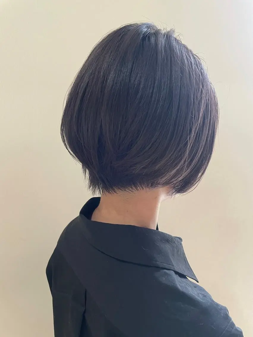 ショート 🤍透明感カラー🤍 三浦瑠璃のヘアスタイル