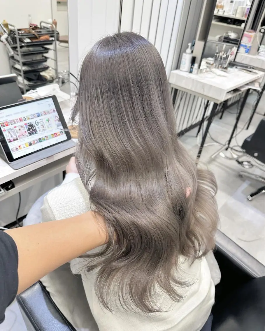 ロング カット ヘアカラー トリートメント Hardy ショータのヘアスタイル