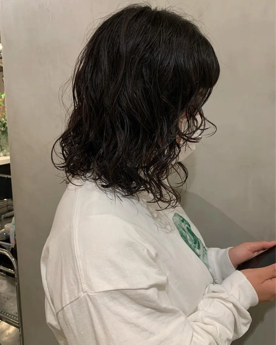 ミディアム パーマ カット パーマ トリートメント アンニュイヘア🪽 ayumiのヘアスタイル