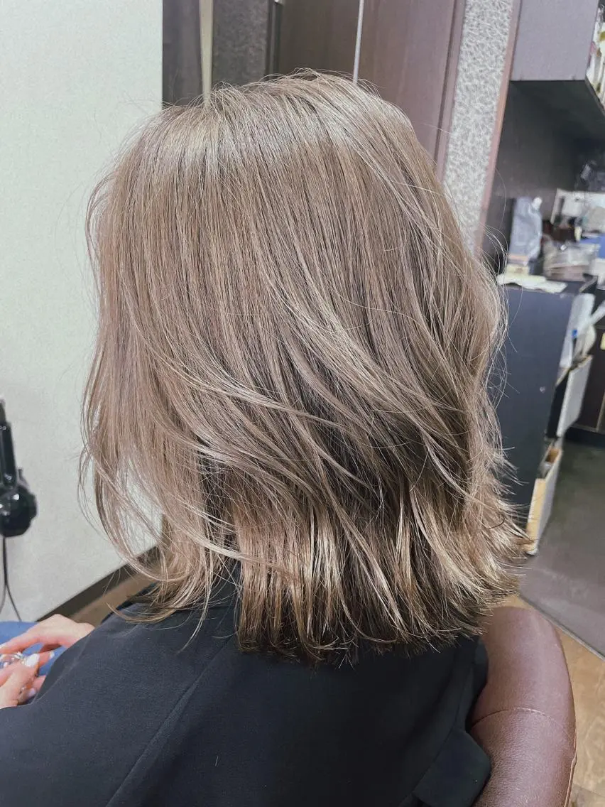 ミディアム ヘアーズベリー 藤本のヘアスタイル