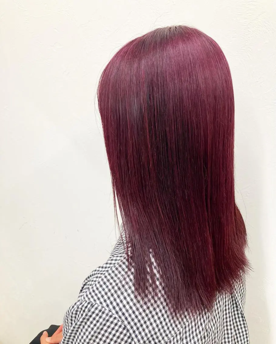 セミロング カラー カシス ピンクカラー ヘアカラー 新田龍之輔 →メンズ/派手髪のヘアスタイル