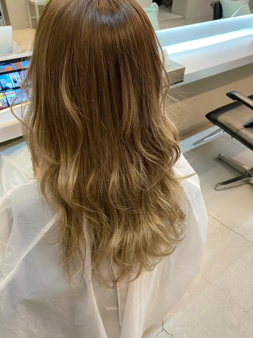 ロング カラー 透明感カラー ヘアカラー 艶髪と透明感を ‼️/若林のヘアスタイル