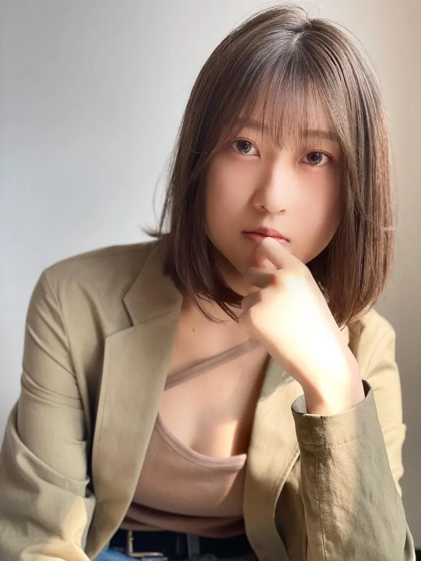 ミディアム カラー ヘアアレンジ ミディアムパーマ アクアカラー ダブルカラー グラデーションカラー ハイライトカラー Luana / 公式 / 大通のヘアスタイル