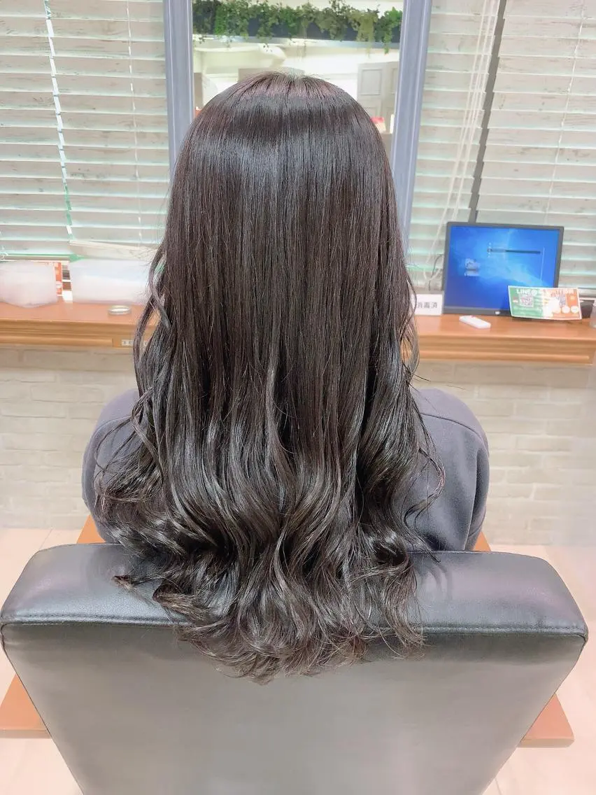ロング カラー 透明感ハイトーン🦄 キラ🌈のヘアスタイル
