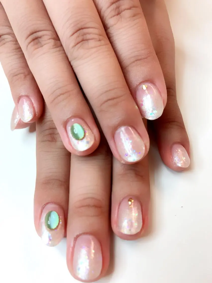ミディアム カラー パーマ ヘアアレンジ ネイル マツエク・マツパ グラデーションカラー グラデーション ラメ(グリッター) Sunny side nailのネイルデザイン