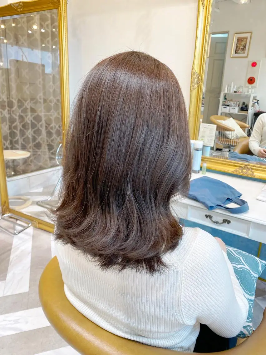 ミディアム カット ヘアカラー トリートメント レイヤーカット /透明感カラー西田のヘアスタイル