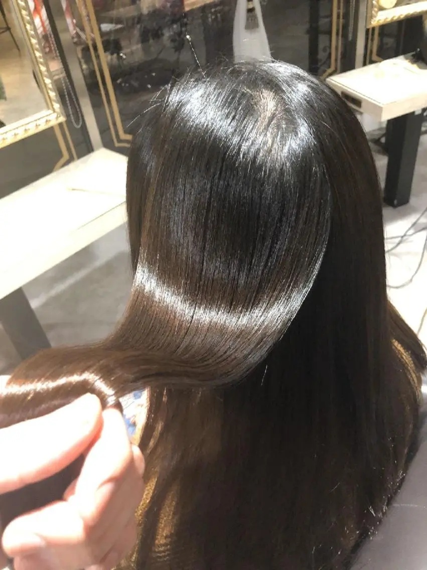 ロング 平田 愛美のヘアスタイル