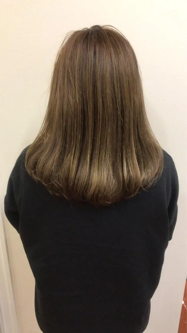 ミディアム ヨシダ トオルのヘアスタイル