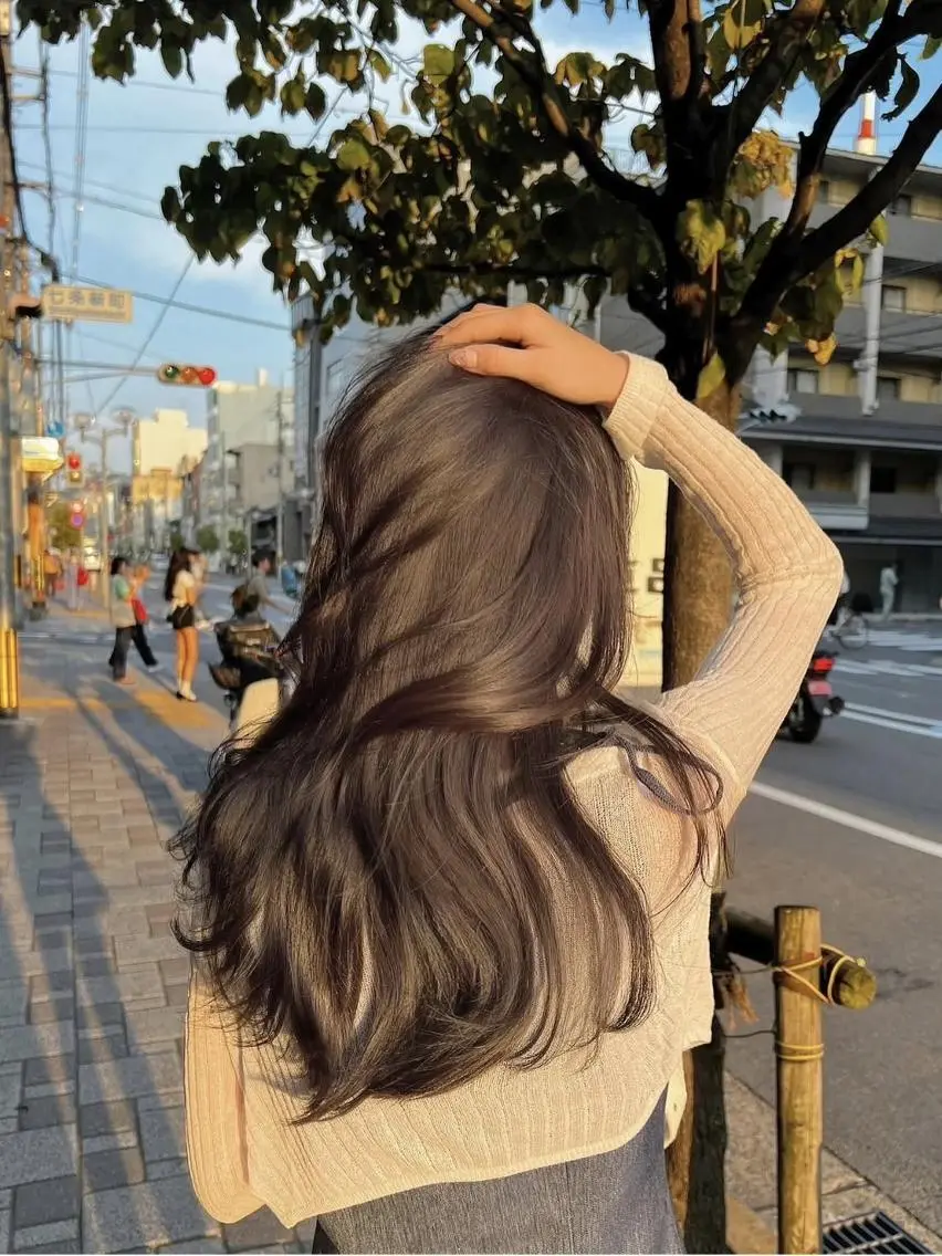 セミロング レイヤーカット ヘアカラー トリートメント レイヤー/艶カラー FOCUSJAPANのヘアスタイル