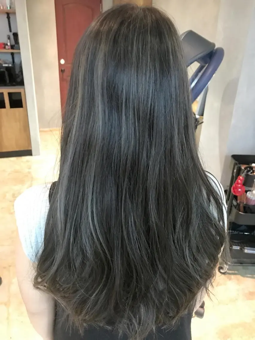 ロング カラー パーマ ヘアアレンジ グレージュ タカサキ ケイタのヘアスタイル