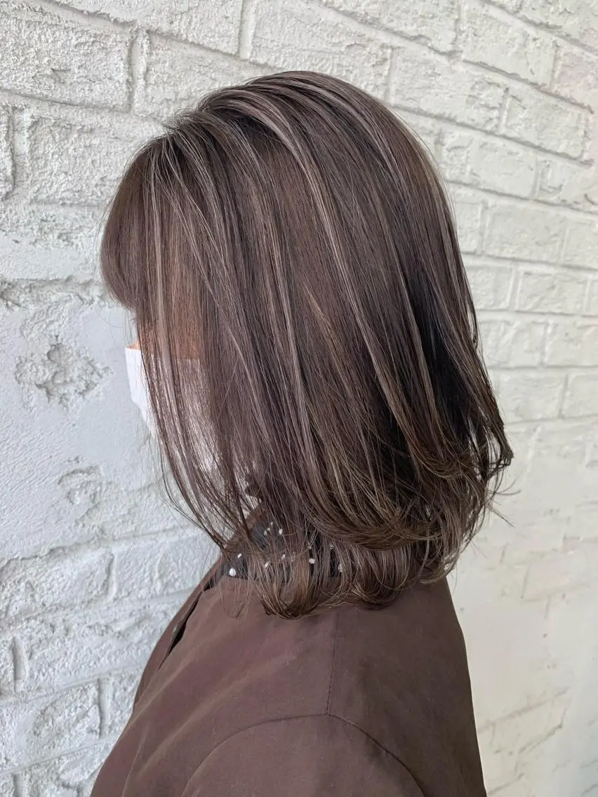 ミディアム ハイライト ヘアカラー 🇺🇸ハイライト特 化美容師🇺🇸漆沢のヘアスタイル
