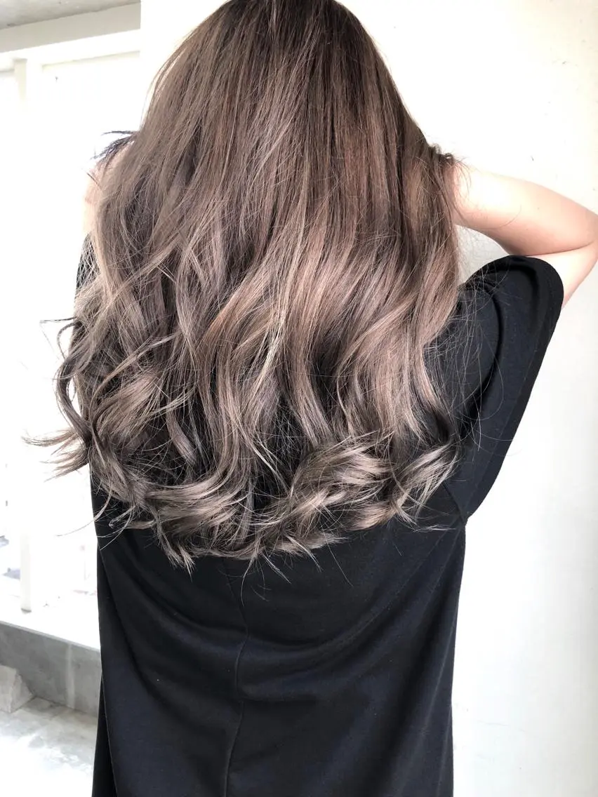 ロング ハイライト 小澤大輔 YOLO hairのヘアスタイル