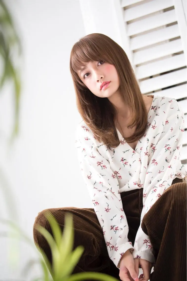 セミロング カラー みうら ミウラのヘアスタイル