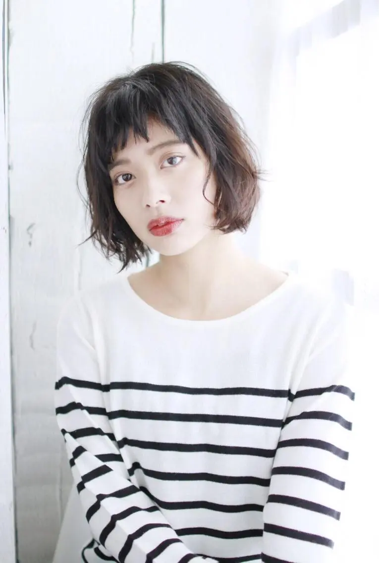 ショート カラー 金村 綾芽のヘアスタイル