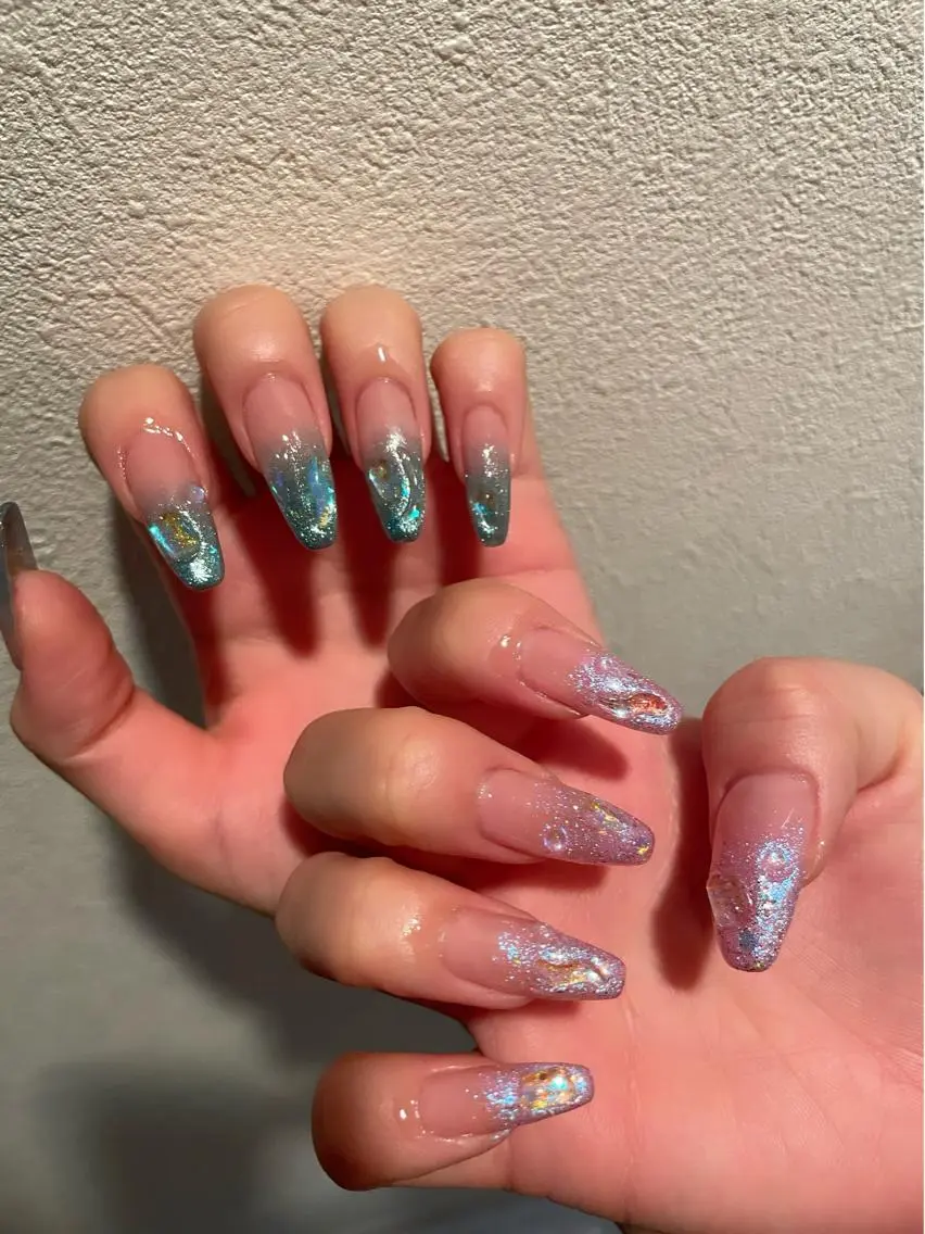ネイル オーロラネイル ブルー 氷ネイル・うるうるネイル ロングネイル ニュアンスネイル ハンドネイル Nail salon 🎀Angeのネイルデザイン