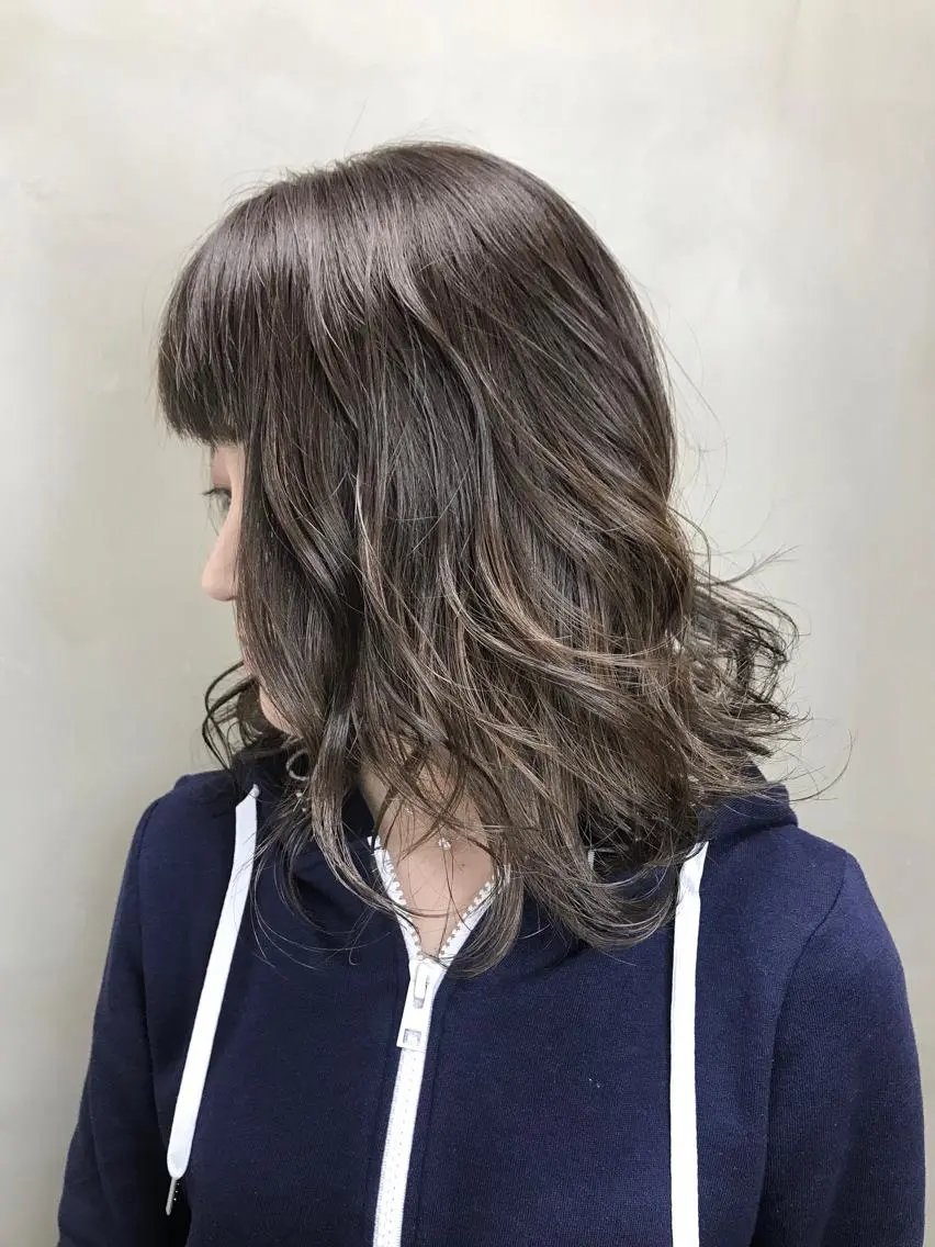 ミディアム カラー バレイヤージュ レイヤーカット 【透明感、艶髪】西村 有司のヘアスタイル