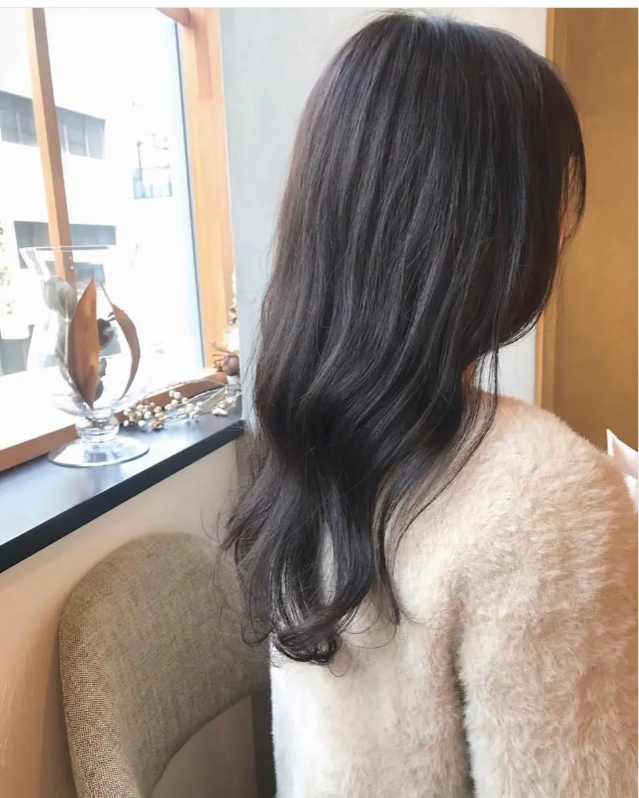 セミロング カラー アッシュ ラベンダーカラー ラベンダーアッシュ 眉毛ワックス konomiの眉毛・アイブロウイメージ