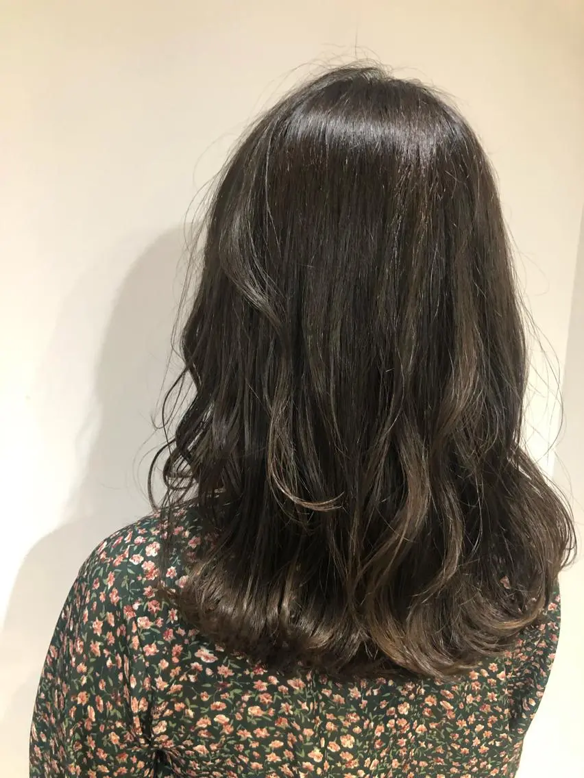 ミディアム カット ヘアカラー トリートメント scene. haraのヘアスタイル