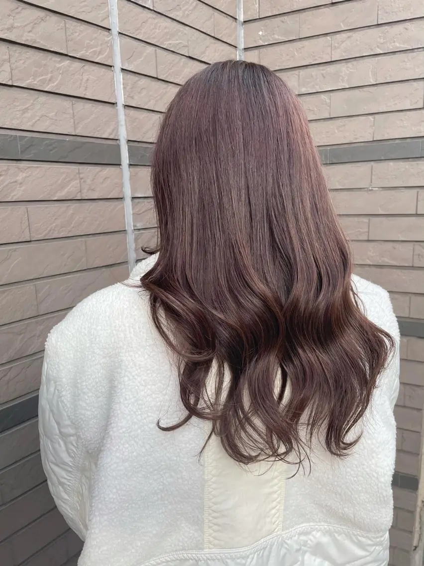ミディアム カラー カット ヘアカラー トリートメント レイヤーカット 西村あきやのヘアスタイル