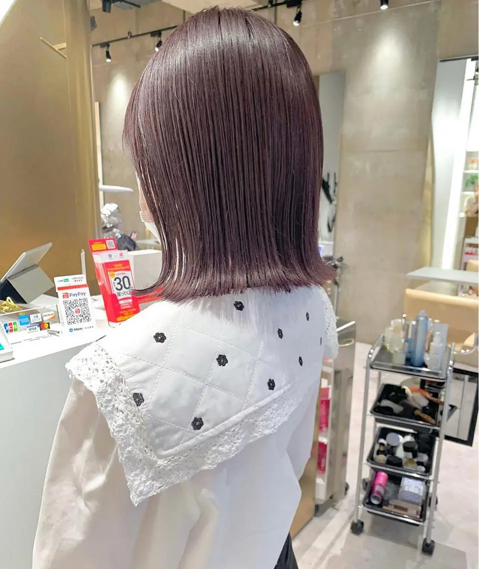 ミディアム カラー ブリーチ ラベンダーカラー ラベンダーピンク ピンクカラー mina🪐立川駅/ 無料ショートカットのヘアスタイル