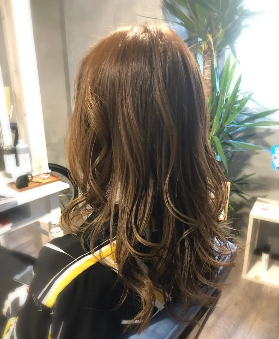 セミロング ヘアアレンジ カット ヘアカラー KOU コウのヘアスタイル