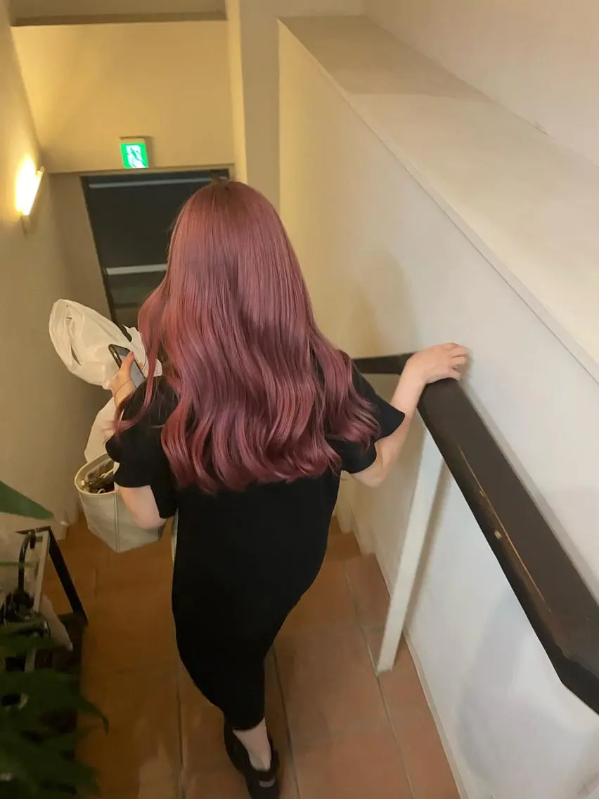 ロング カラー 原宿🩵 ブリーチカラー優海のヘアスタイル