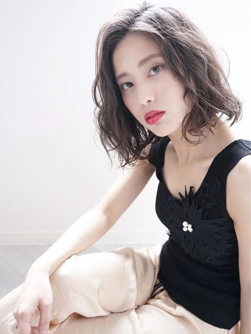 ミディアム カラー パーマ カット ヘアカラー トリートメント 花井 啓好のヘアスタイル