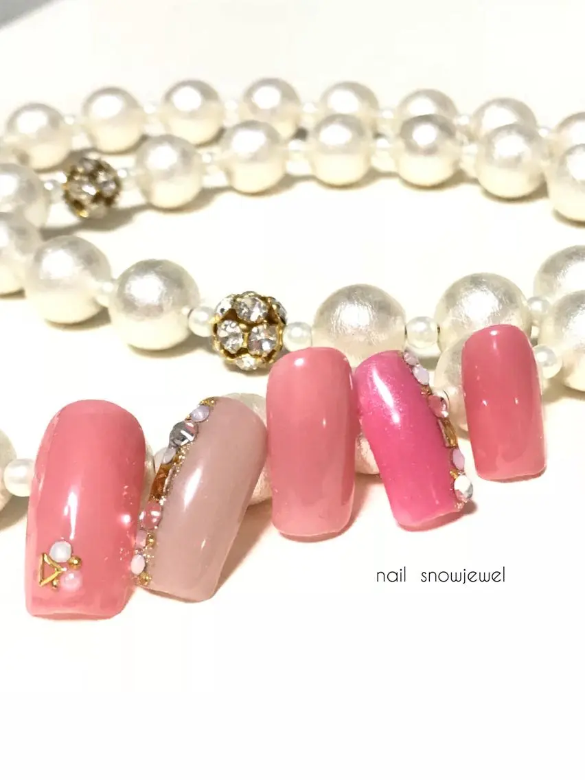 ネイル ストーンネイル nail snowjewelのネイルデザイン