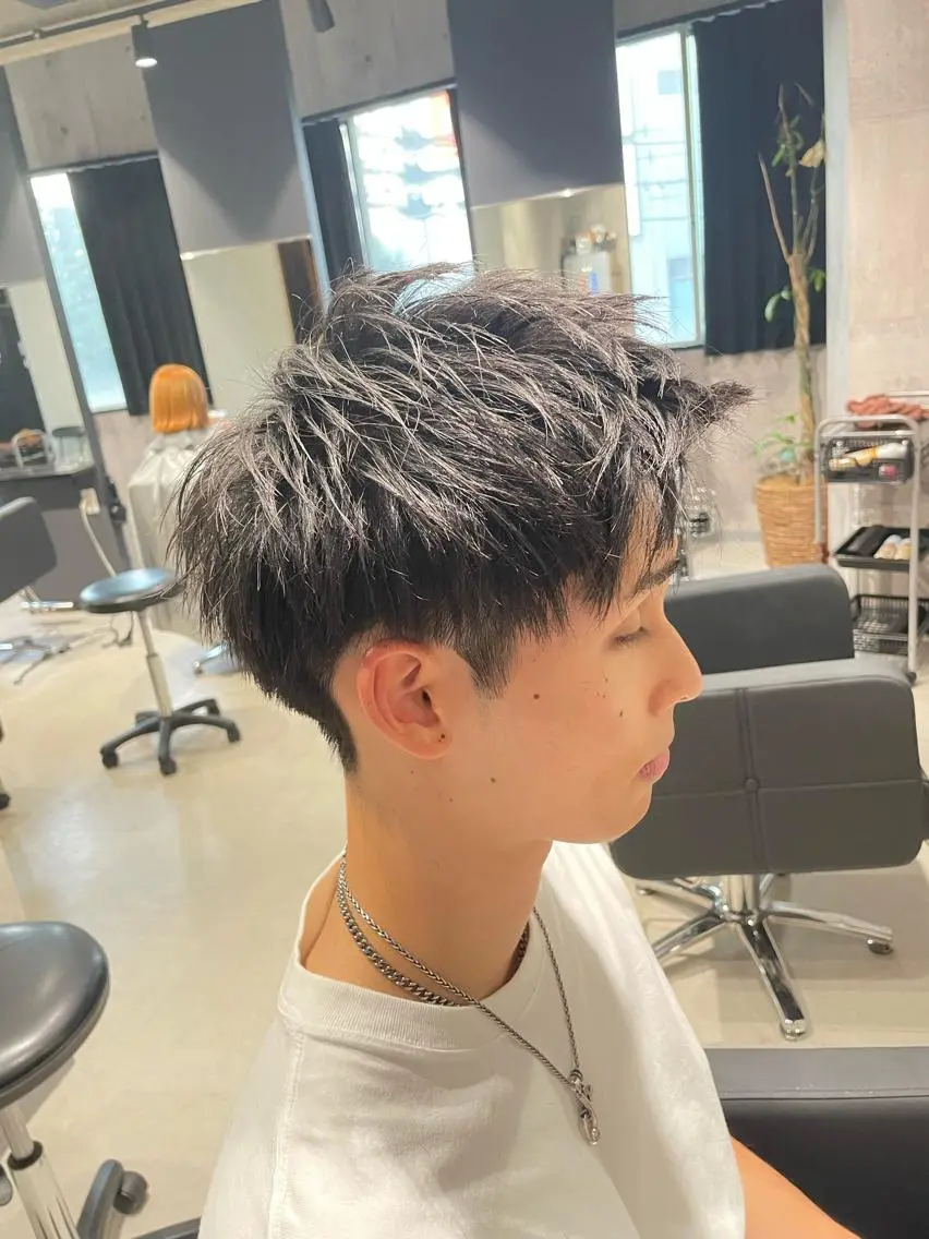 ショート メンズ アップバング ショートヘア _WHITE / KENTOのヘアスタイル