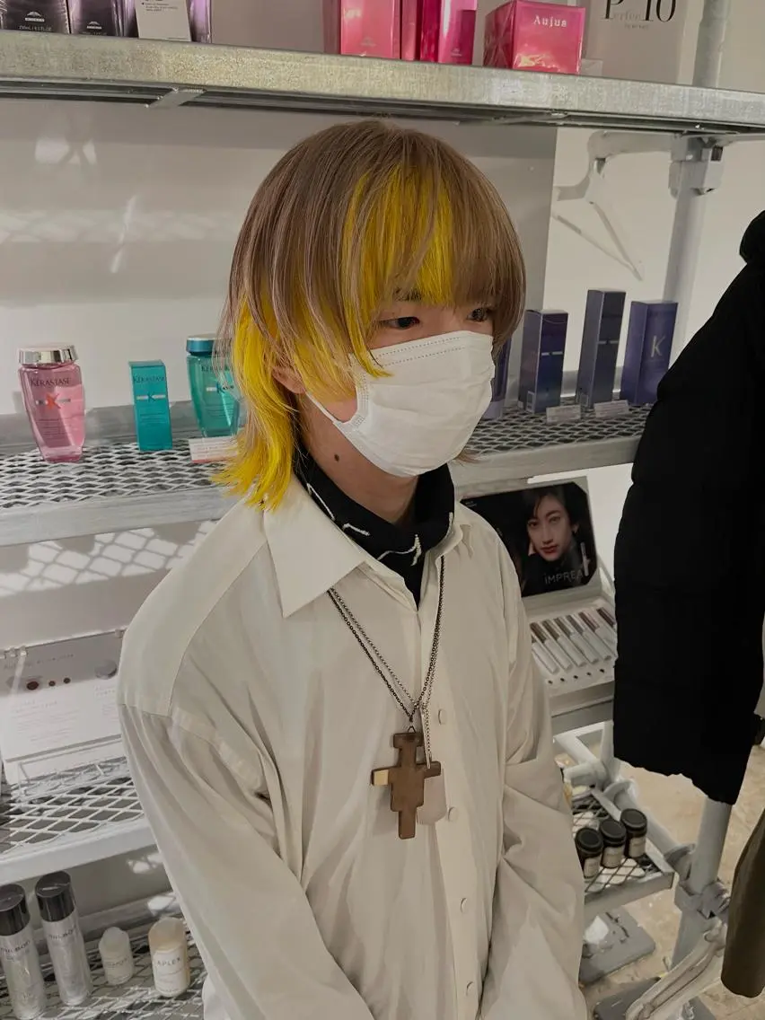 ミディアム 外国人風カラー ハイライト レイヤーカット 似合わせカット ウルフカット ヘアカラー メンズケアブリーチ 特化🔥村田のヘアスタイル
