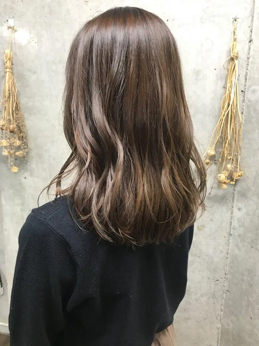 セミロング カラー ヘアアレンジ ベージュカラー ラベンダーカラー ラベンダーベージュ Satsuki ✂︎♡のヘアスタイル
