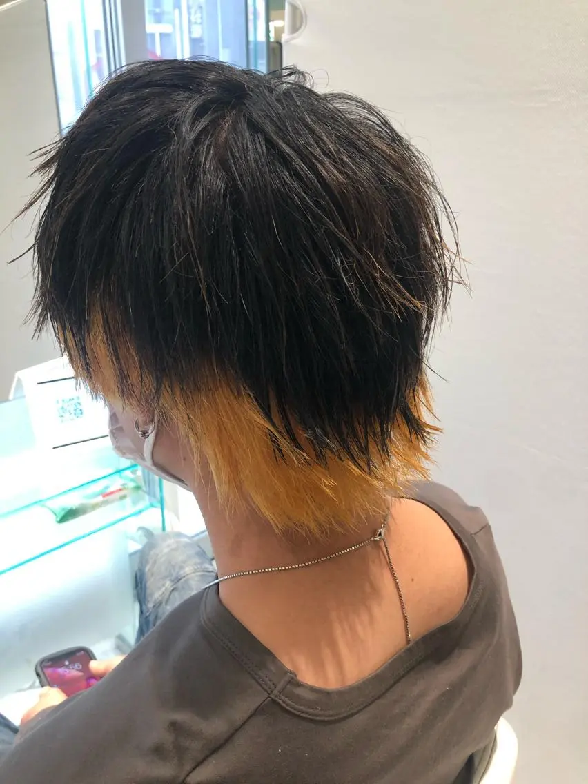 カラー メンズ メンズインナーカラー メンズウルフカット インナーカラー ウルフカット カット ヘアカラー メンズ特化/今池駅 徒歩1分/岡本一真のヘアスタイル