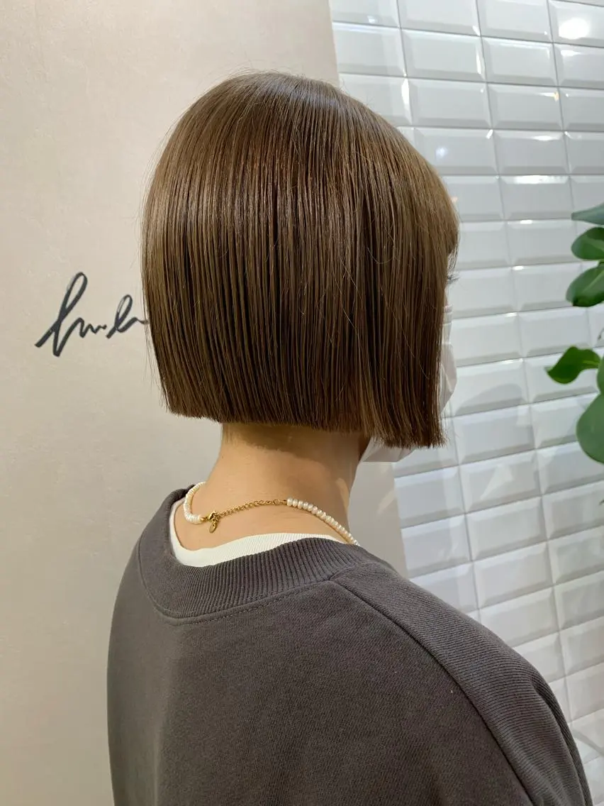 ショート カラー 切りっぱなしボブ ベージュカラー ボブ hubhair レイヤー/透明感のヘアスタイル