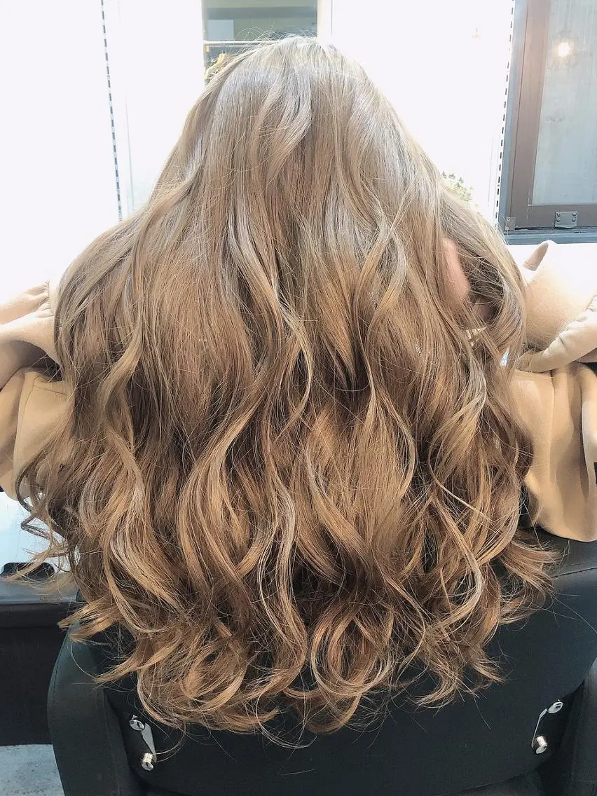 セミロング 100%高級人毛使用 LANIUMEDAのヘアスタイル