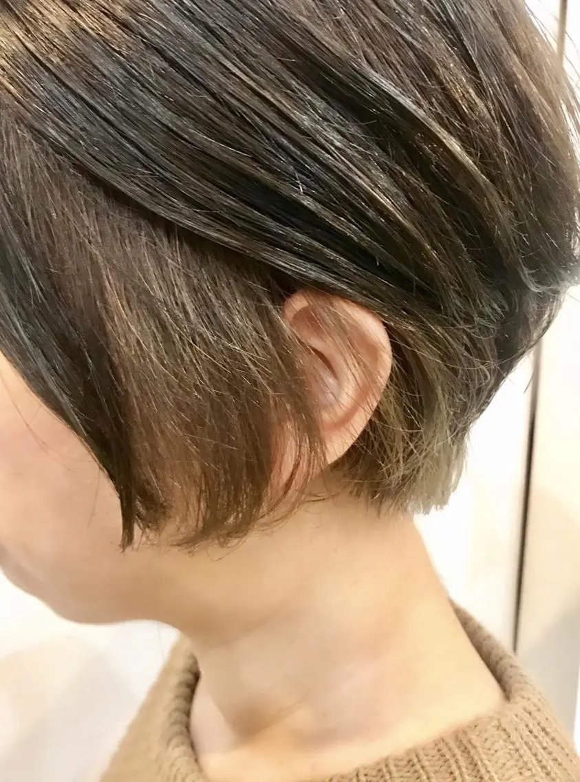 ショート カラー ベージュカラー デザインカラー インナーカラー ミルクティーベージュ hair works raptureのヘアスタイル