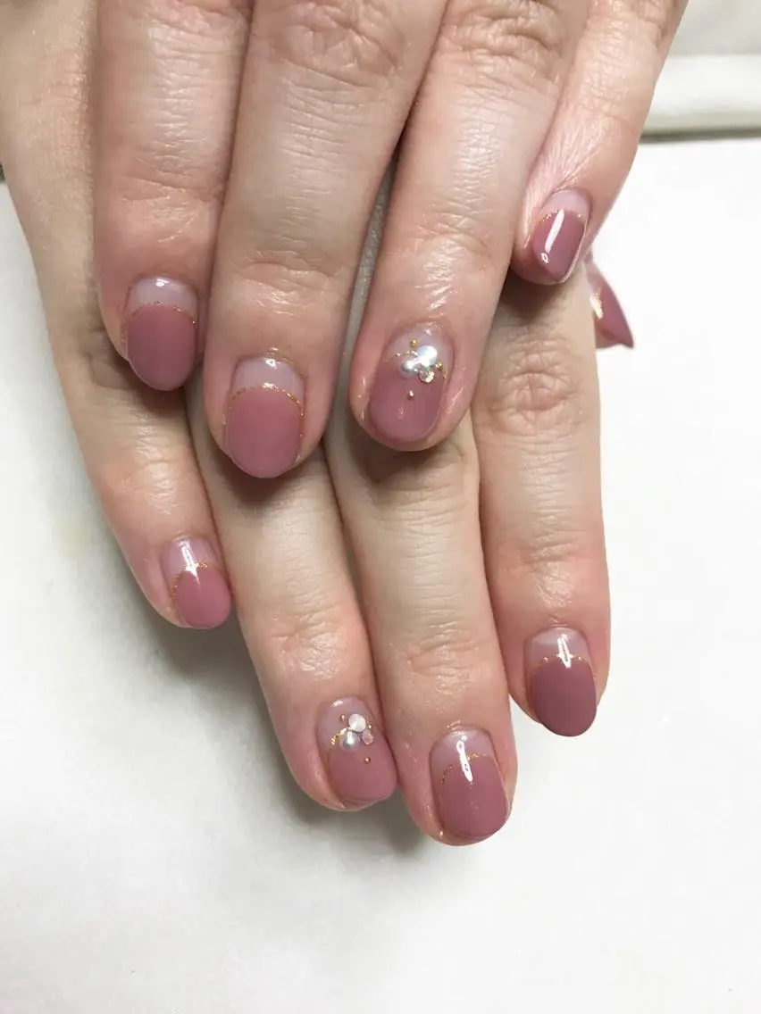 ロング パーマ ヘアアレンジ ネイル マツエク・マツパ オフィスネイル Sunny side nailのネイルデザイン