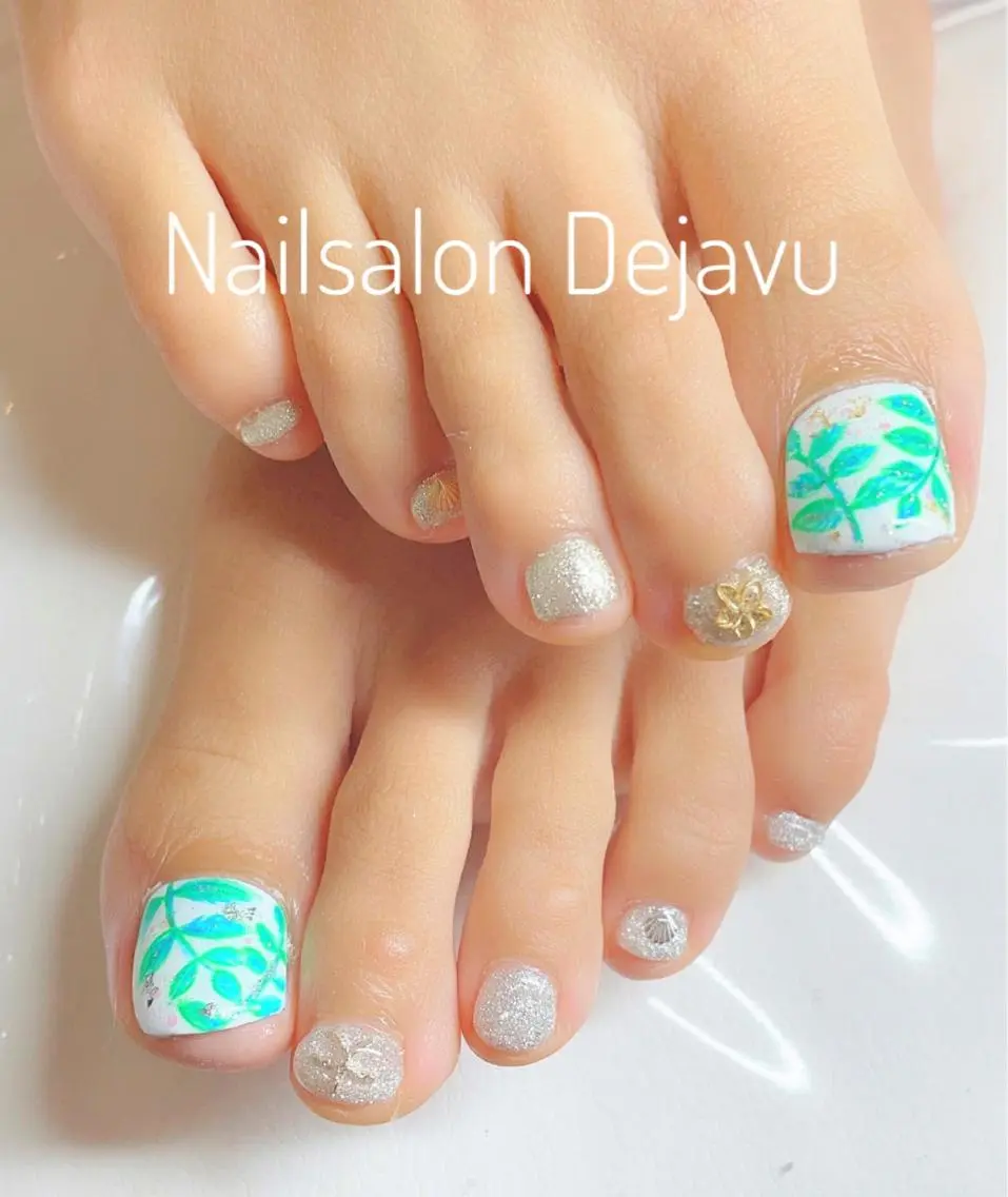 ネイル アートネイル フットネイル ワンカラーネイル Nail salon Dejavu 🌿のネイルデザイン