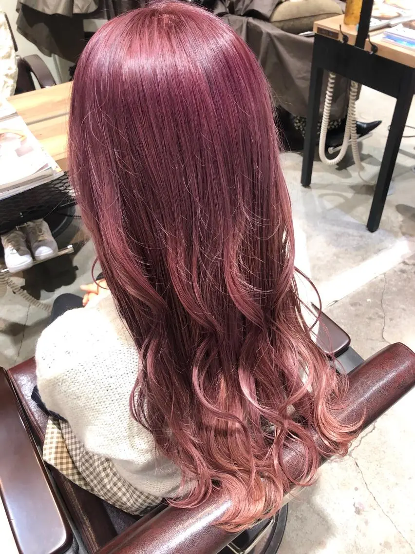 ロング カラー ブリーチ 🎀♥️推しカラー tomoka💜🍭のヘアスタイル
