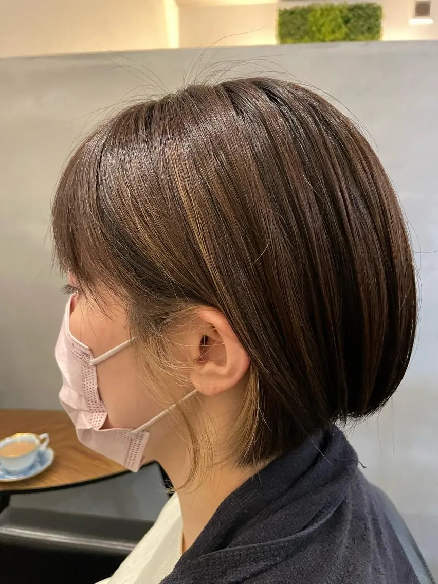 ショート カラー ハンサムショート イヤリングカラー グレージュ ハイライトカラー インナーカラー カット ヘアカラー トリートメント シンヤヘアーズ 泉大津本店のヘアスタイル