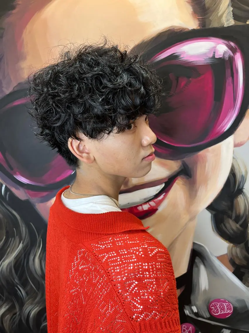 ショート カラー パーマ ヘアアレンジ メンズ キッズ ネイル マツエク・マツパ アイブロウ 眉カラー メンズアイブロウ トリートメント メンズネイル 久木原 ゆりのヘアスタイル