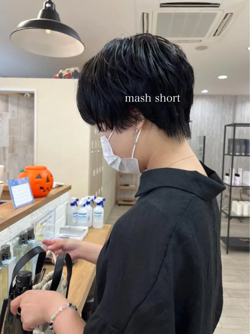 ショート パーマ 切りっぱなしボブ ショートボブ ハンサムショート ボブ ショートヘア カット パーマ トリートメント 初めてのショート お任せください✂️のヘアスタイル