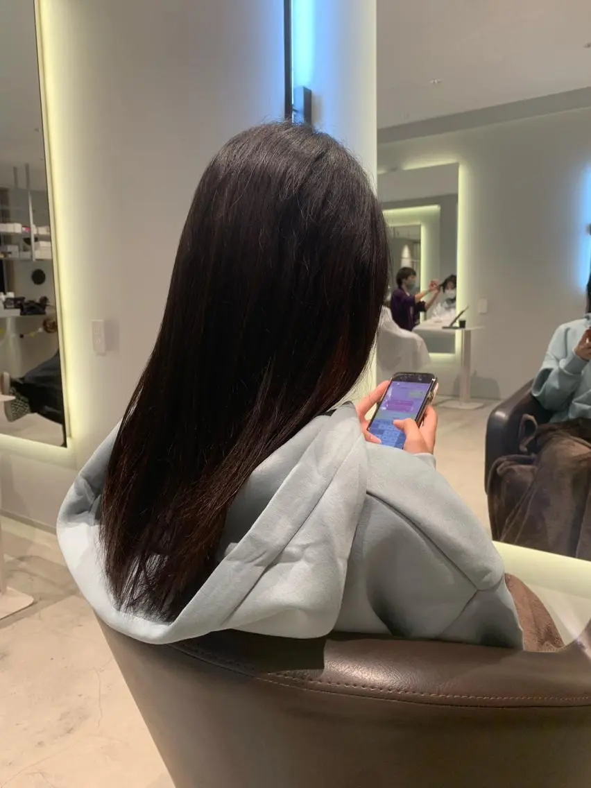 セミロング 髪質改善ストレート 中林優太のヘアスタイル