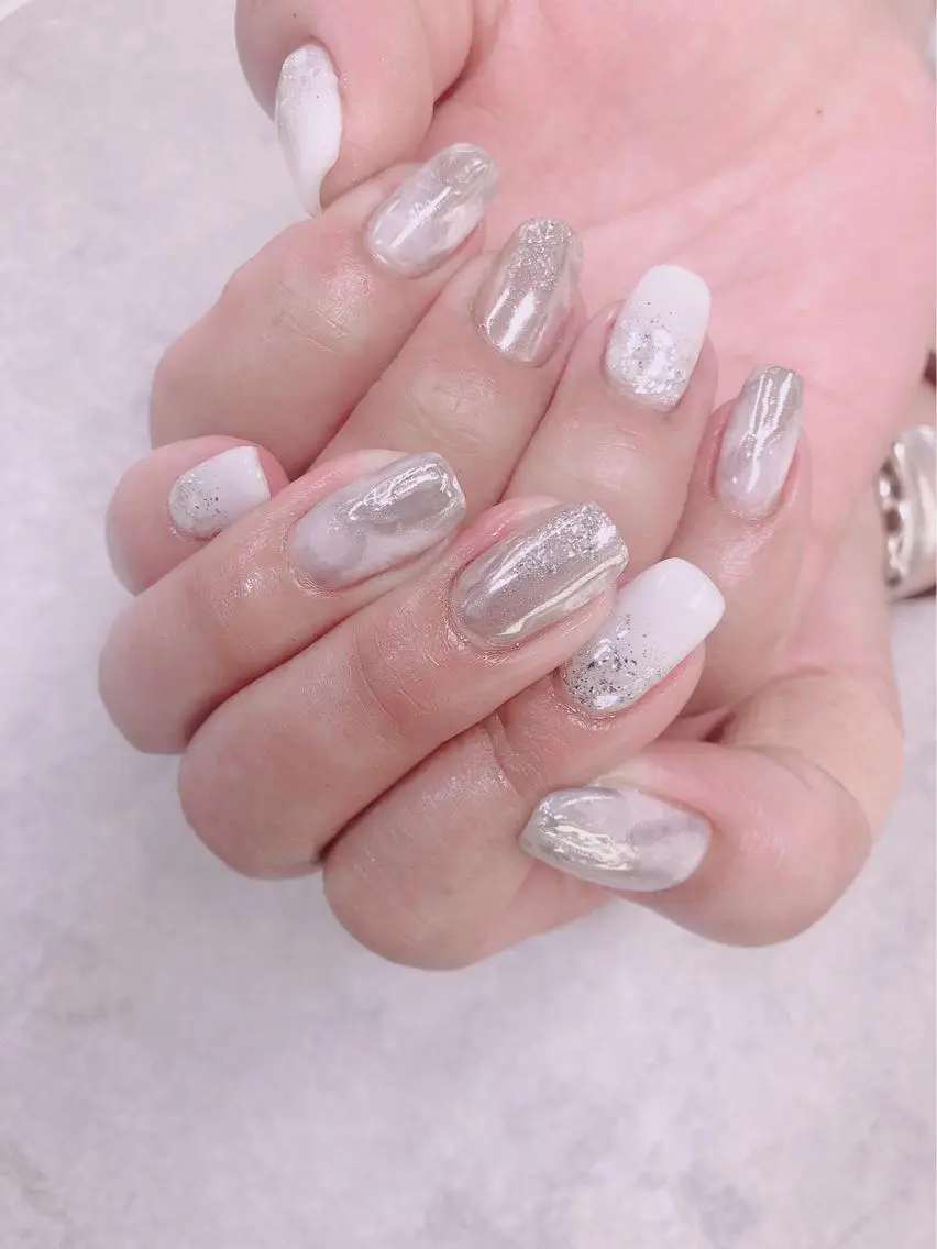 ネイル ミラーネイル ニュアンスネイル ホワイト FASTNAIL PLUS 新宿店のネイルデザイン