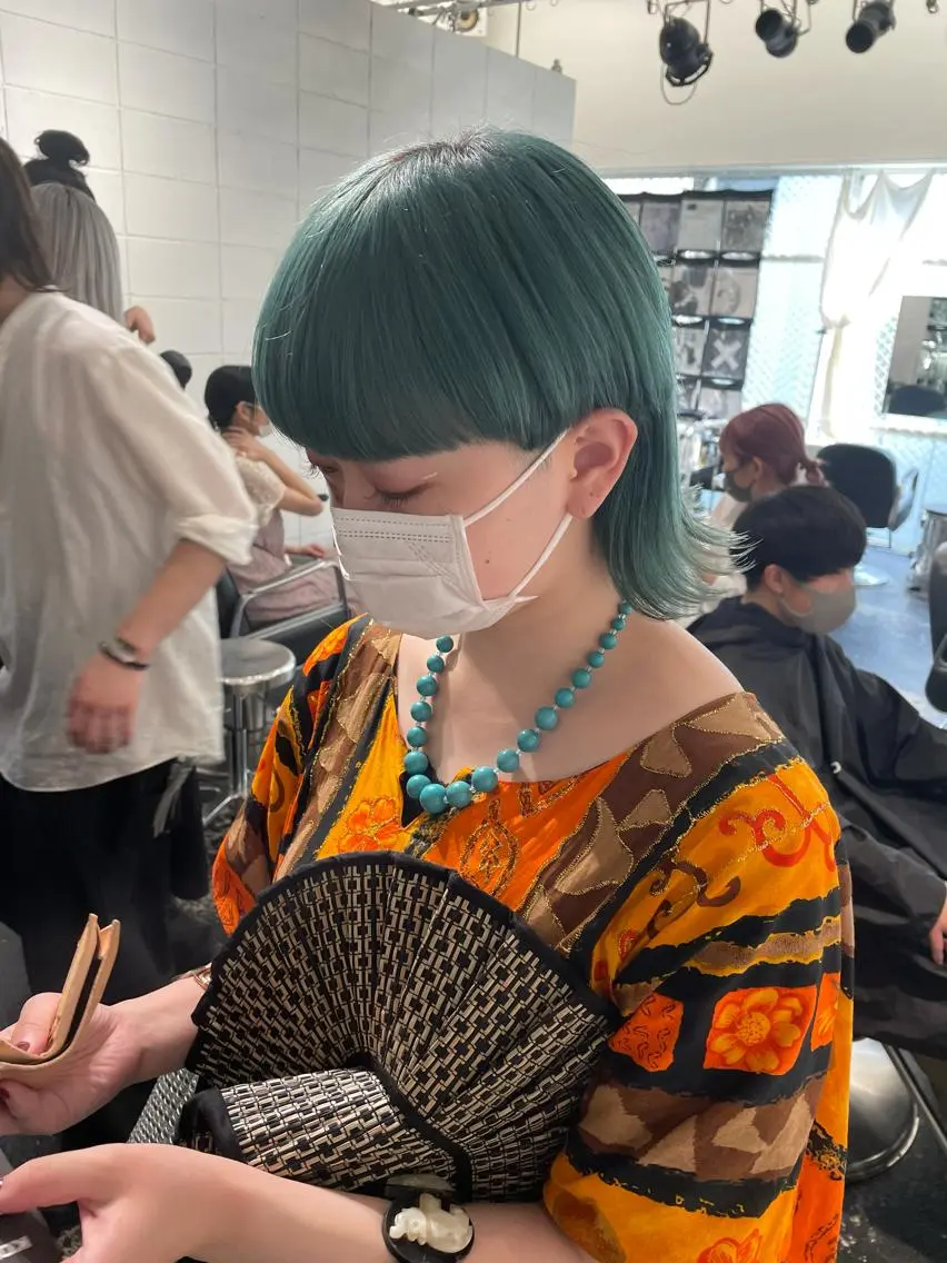 ミディアム カラー ヘアアレンジ ブリーチ ミント ミントグリーン カット ヘアカラー トリートメント 艶ハイトーン/ヘア アレンジAYAKAのヘアスタイル