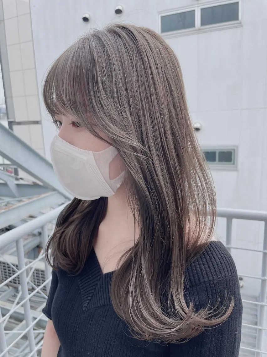 セミロング カラー 爆美女製造機 レイヤーのプロのヘアスタイル