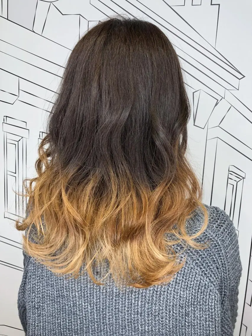 セミロング カラー グラデーションカラー レイヤー⭐️カラー ⭐️平川雅史のヘアスタイル