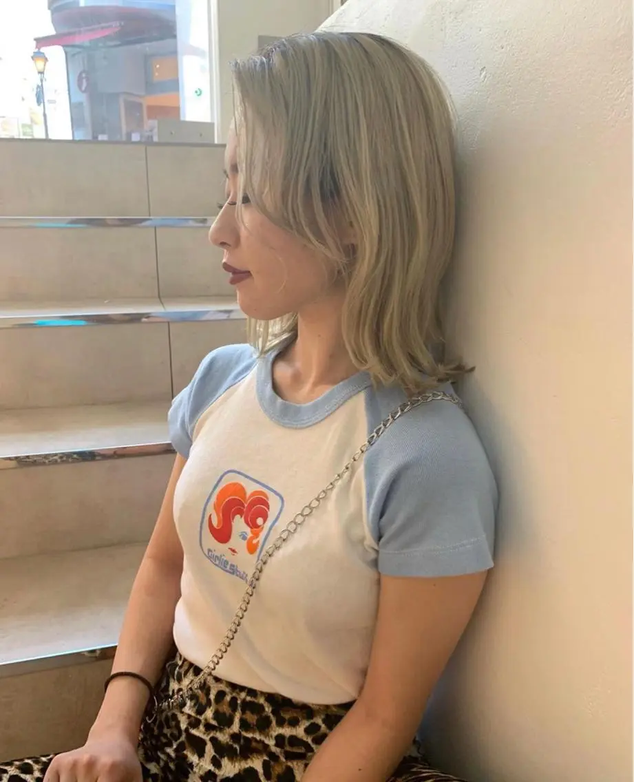 セミロング ヘアカラー レイヤーカット カノン🩷のヘアスタイル