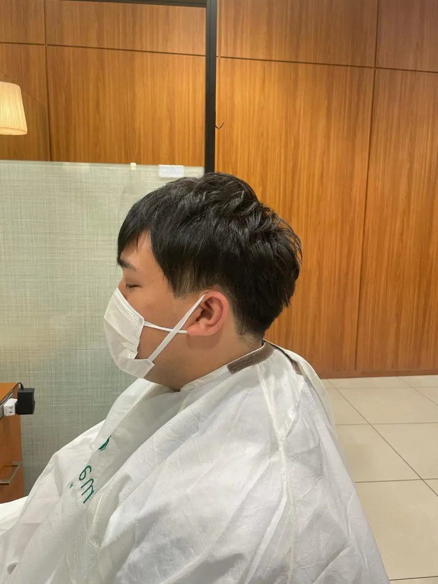 ショート メンズ 顔周りカット 縮毛矯正 髙田 千華 髪質改善ストレートのヘアスタイル
