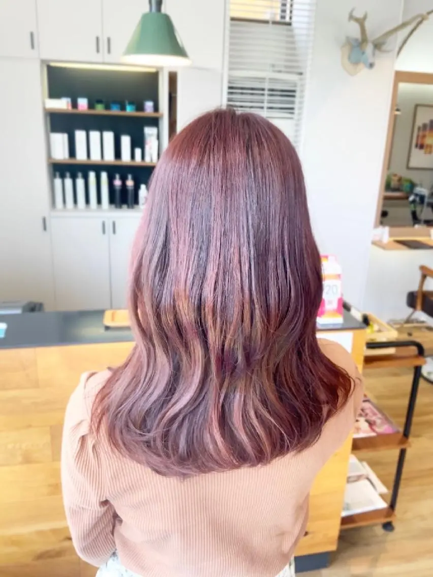 カラー ピンクカラー バイオレットカラー カット ヘアカラー トリートメント 堀 望美のヘアスタイル
